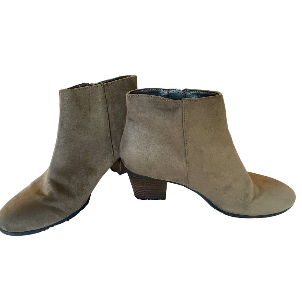 Women’s Madeline Shiloh Boots Women’s Sz 8.5 Gray Soft Faux Suede Ankle Boot